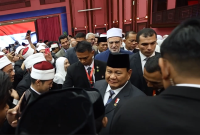 Presiden RI Prabowo Subianto diserbu ribuan mahasiswa dan mahasiswi Indonesia di Kairo. (Dok. Tim Media Prabowo)