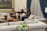 Mantan Presiden Jokowi memenuhi undangan makan malam di kediaman pribadi Presiden RI Prabowo Subianto, Jalan Kertanegara, Jakarta. (Facebook.com @Prabowo Subianto)