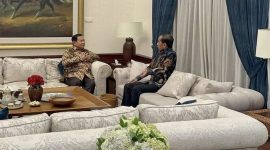 Mantan Presiden Jokowi memenuhi undangan makan malam di kediaman pribadi Presiden RI Prabowo Subianto, Jalan Kertanegara, Jakarta. (Facebook.com @Prabowo Subianto)