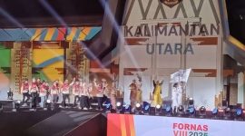 Pesta Rakyat Penutupan FORNAS VIII NTB: Masyarakat Umum Bebas Saksikan Slank dan Berbaur dengan Kontingen se-Indonesia di Eks Bandara Selaparang. (Doc.Ist)